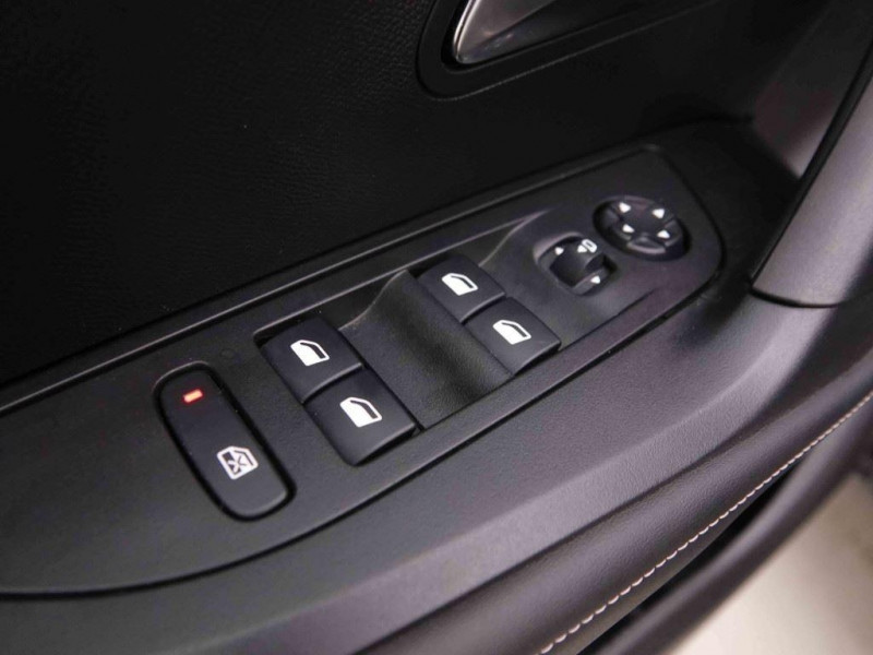 Photo 8 de l'offre de PEUGEOT 2008 PureTech 100 S&S BVM6 Allure à 21698€ chez Carlyss automobiles Vitré