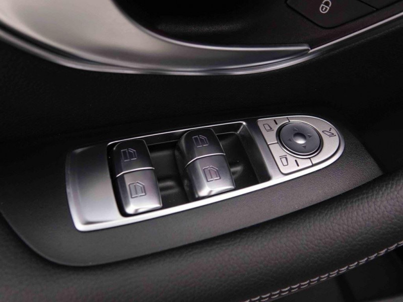 Photo 20 de l'offre de Mercedes E-Klasse 300d 245 Coupé 9g-Tronic AMG-Line Premium à 42041€ chez Carlyss automobiles Vitré