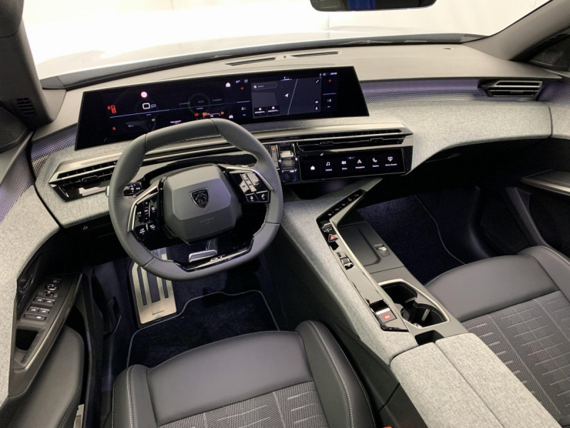 Photo 15 de l'offre de PEUGEOT 3008 Hybrid 145 e-DCS6 GT à 32958€ chez Carlyss automobiles Vitré