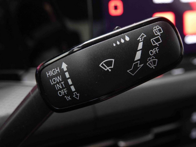 Photo 22 de l'offre de Volkswagen Golf GTi 2.0 TSi 245 DSG Black Style à 31114€ chez Carlyss automobiles Vitré