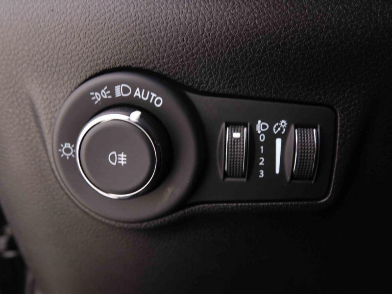 Photo 5 de l'offre de JEEP Compass 1.5 T4 130 DCT à 28198€ chez Carlyss automobiles Vitré