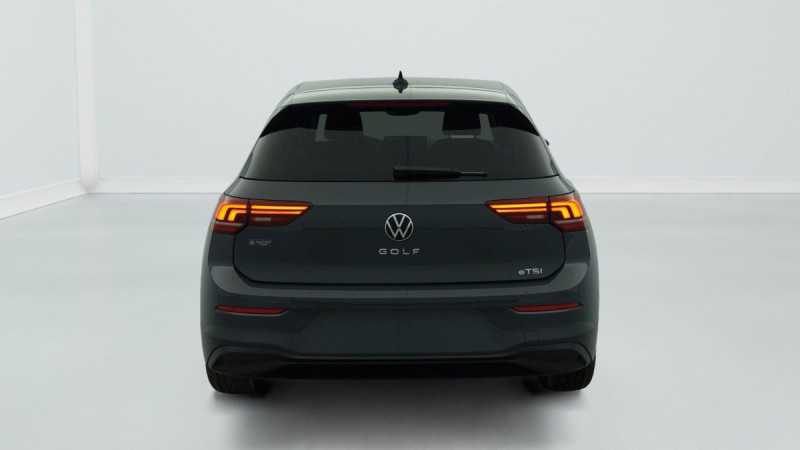 Photo 6 de l'offre de VOLKSWAGEN GOLF 8 1.5 ETSI EVO2 150 DSG7 LIFE PLUS à 30598€ chez Carlyss automobiles Vitré