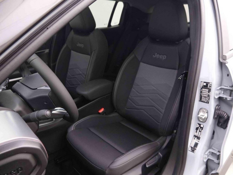 Photo 8 de l'offre de Jeep Avenger 1.2T 100 Summit à 27462€ chez Carlyss automobiles Vitré