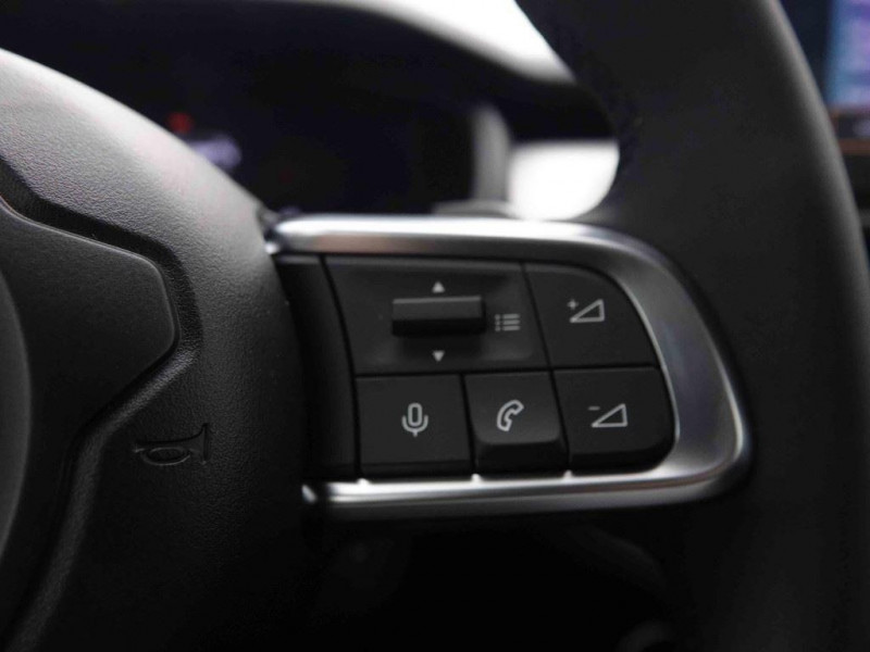 Photo 21 de l'offre de Jeep Avenger 1.2 MHEV 110 DCT6 Altitude à 27502€ chez Carlyss automobiles Vitré