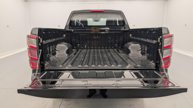 Photo 10 de l'offre de ISUZU D-MAX 1.9 4X4 SPACE CAB N60 NSPORT  AT à 47346€ chez Carlyss automobiles Vitré