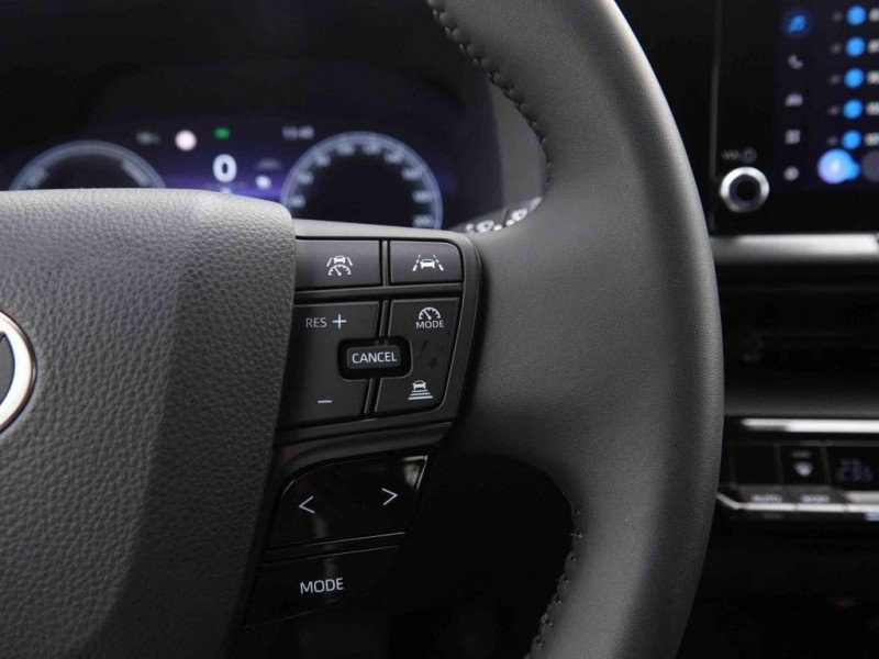 Photo 13 de l'offre de TOYOTA C-HR 1.8 Hybrid 140 CVT Dynamic à 30905€ chez Carlyss automobiles Vitré