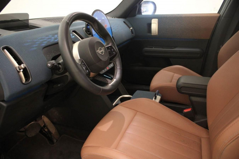 Photo 5 de l'offre de MINI Countryman U25 Countryman 163 ch DKG7 D Favoured à 37798€ chez Carlyss automobiles Vitré