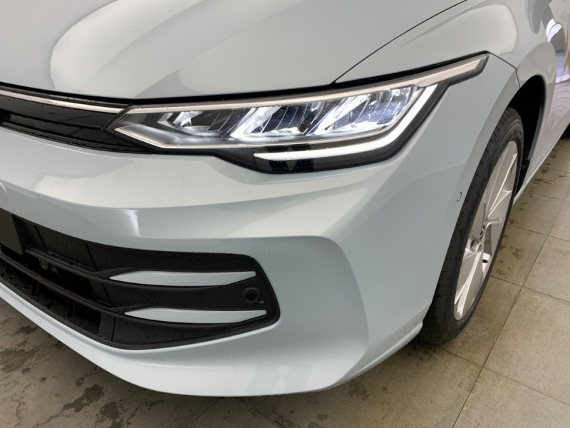 Photo 23 de l'offre de VOLKSWAGEN GOLF 8 1.5 ETSI EVO2 150 DSG7 LIFE PLUS à 30598€ chez Carlyss automobiles Vitré