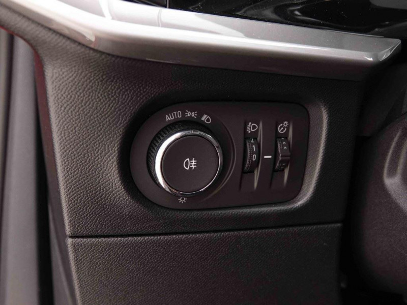 Photo 8 de l'offre de OPEL Mokka-e 50 kWh Edition à 22226€ chez Carlyss automobiles Vitré