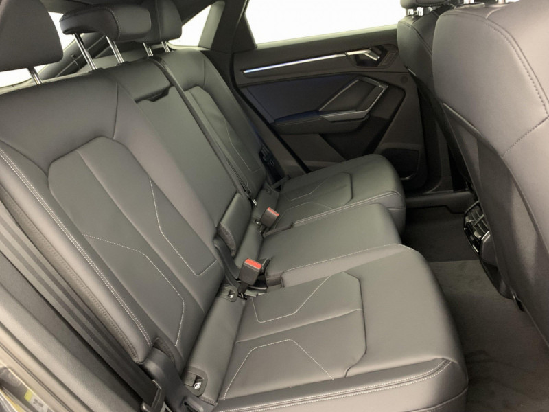 Photo 10 de l'offre de AUDI Q3 Sportback 35 TDI 150 ch S tronic 7 S line à 50098€ chez Carlyss automobiles Vitré