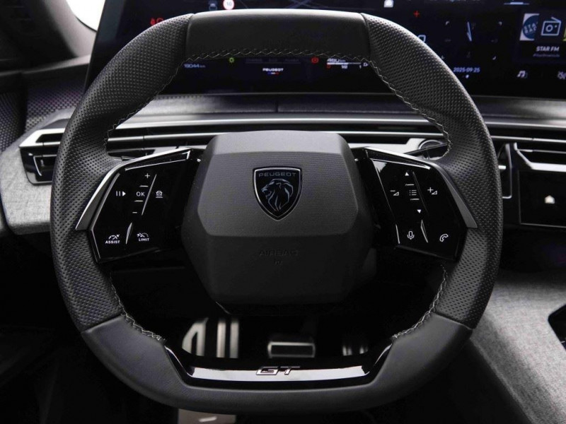 Photo 8 de l'offre de PEUGEOT 3008 1.2 HYBRID 136 E-DSC6 New Model GT à 40965€ chez Carlyss automobiles Vitré