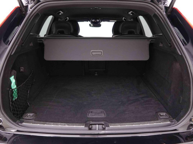 Photo 4 de l'offre de VOLVO XC60 2.0 B4 197 Geartronic R-Design +Leather à 36306€ chez Carlyss automobiles Vitré