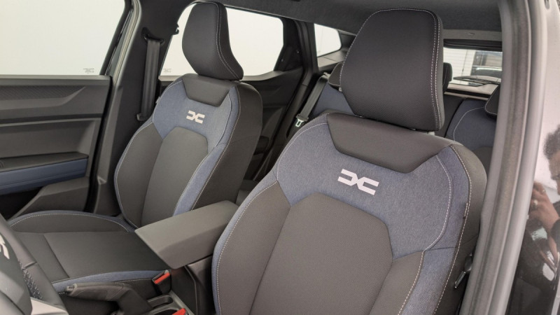 Photo 24 de l'offre de DACIA DUSTER TCe 130 4x4 Expression à 24998€ chez Carlyss automobiles Vitré