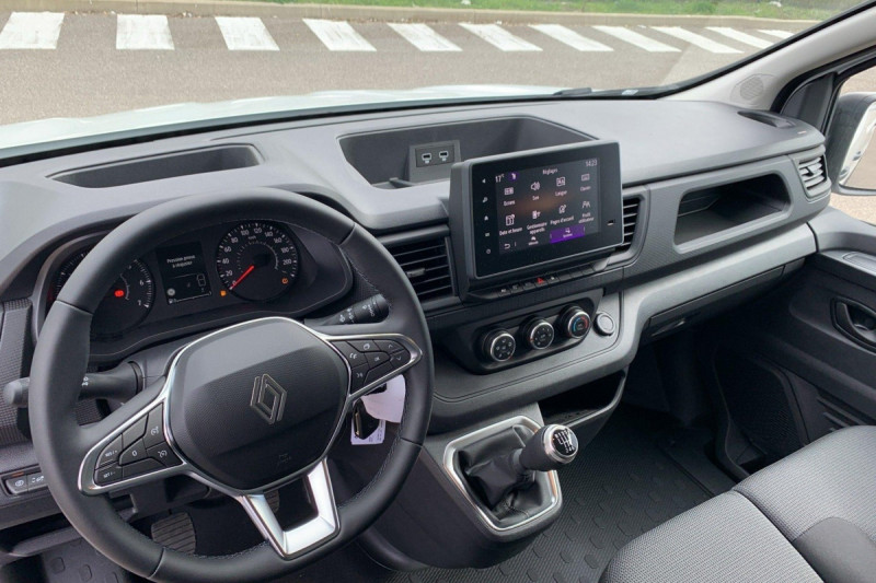 Photo 11 de l'offre de RENAULT TRAFIC FOURGON L2H1 3T BLUE DCI 150 GSR2 ADVANCE à 30837€ chez Carlyss automobiles Vitré