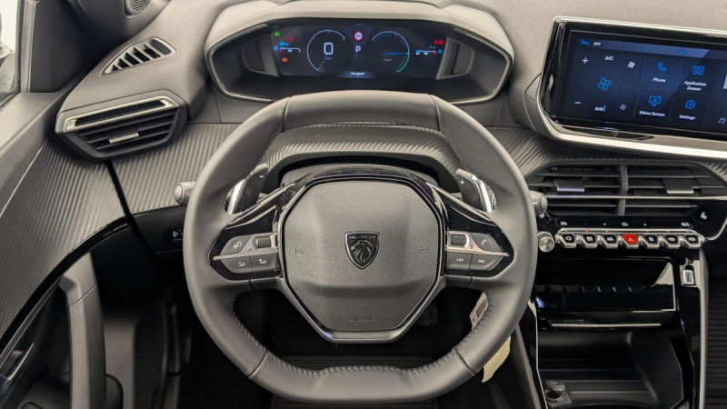 Photo 13 de l'offre de PEUGEOT 2008 Hybrid 145 e-DCS6 Allure à 24918€ chez Carlyss automobiles Vitré