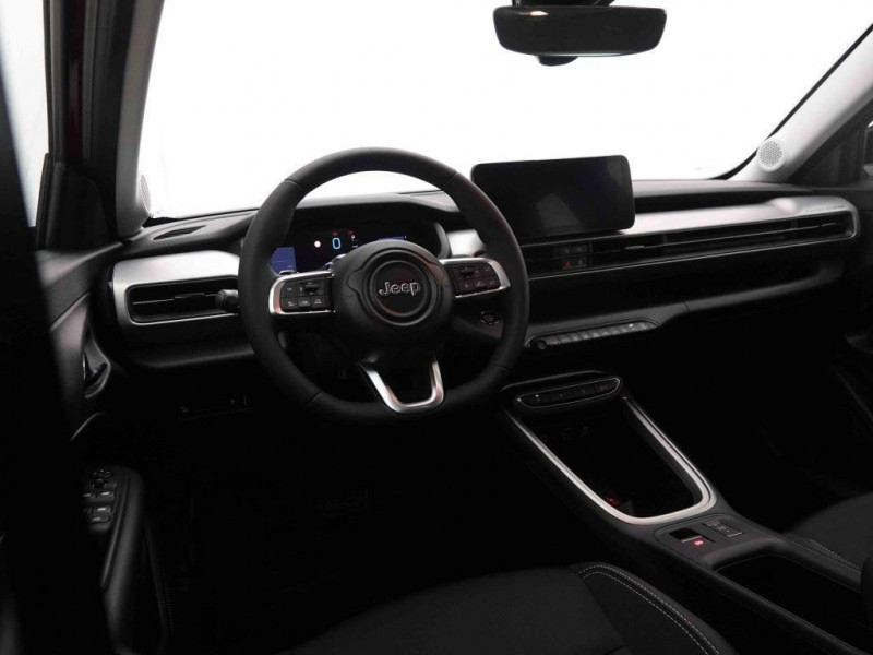 Photo 8 de l'offre de Jeep Avenger 1.2 MHEV 110 DCT6 Altitude à 27498€ chez Carlyss automobiles Vitré