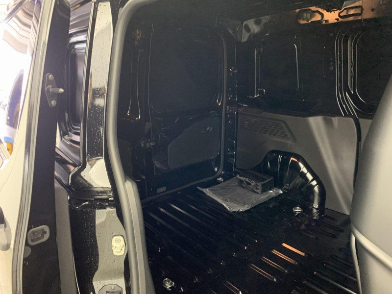 Photo 6 de l'offre de CITROEN BERLINGO VAN TAILLE M 650KG BLUEHDI 130 S&S EAT8 à 21837€ chez Carlyss automobiles Vitré