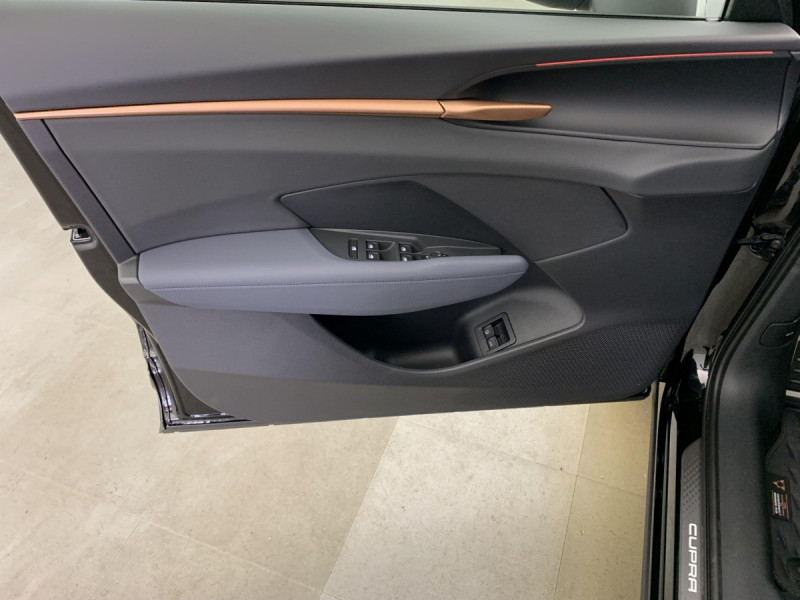 Photo 20 de l'offre de Cupra Terramar 1.5 eHybrid 204 ch DSG6 V à 40998€ chez Carlyss automobiles Vitré