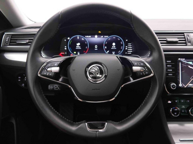 Photo 9 de l'offre de SKODA Superb 1.4 TSi 218 PHEV Combi Edition à 32177€ chez Carlyss automobiles Vitré