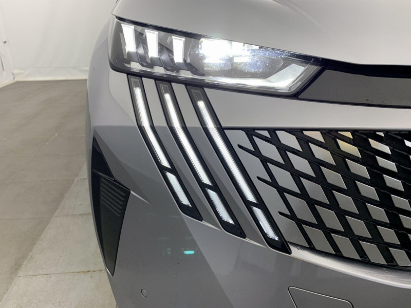 Photo 15 de l'offre de PEUGEOT 3008 Hybrid 145 e-DCS6 GT à 33998€ chez Carlyss automobiles Vitré