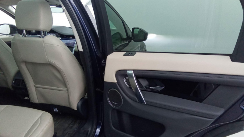 Photo 6 de l'offre de LAND-ROVER Discovery Sport Discovery Sport Mark VII P300e PHEV AWD BVA SE à 35598€ chez Carlyss automobiles Vitré