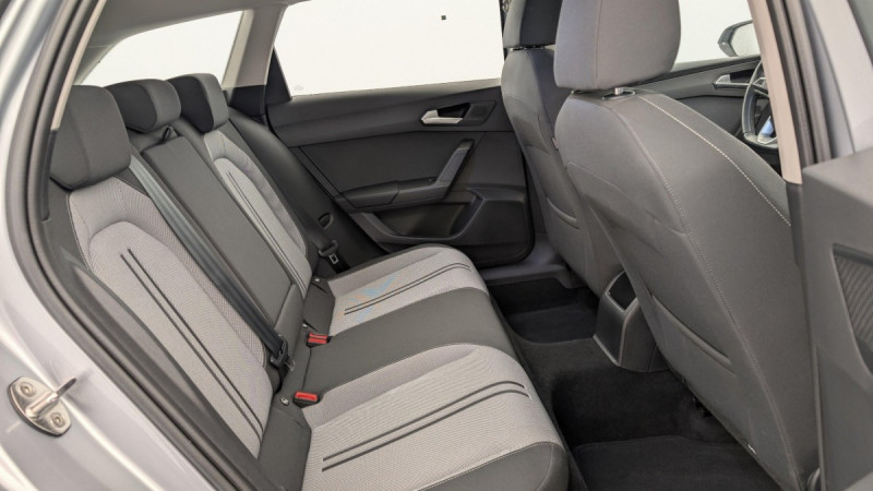 Photo 10 de l'offre de SEAT LEON Sportstourer 1.0 eTSI 110 DSG7 Style à 19090€ chez Carlyss automobiles Vitré