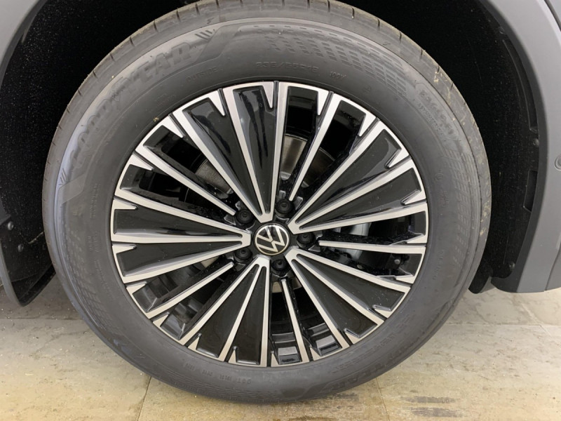 Photo 14 de l'offre de VOLKSWAGEN TIGUAN NOUVEAU 1.5 eTSI 150CV DSG7 LIFE PLUS à 38998€ chez Carlyss automobiles Vitré