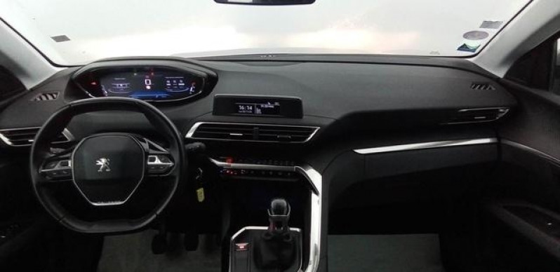 Photo 12 de l'offre de PEUGEOT 5008 PURETECH 130CH S&S BVM6 ACCES à 16598€ chez Carlyss automobiles Vitré