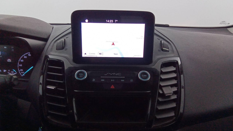 Photo 3 de l'offre de FORD TOURNEO CONNECT Tourneo Connect 1.5 L EcoBlue 120 S&S Titanium à 23817€ chez Carlyss automobiles Vitré