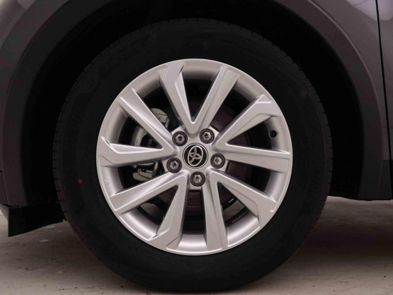 Photo 13 de l'offre de TOYOTA C-HR 1.8 Hybrid 140 CVT Dynamic à 31402€ chez Carlyss automobiles Vitré