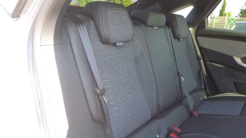 Photo 8 de l'offre de PEUGEOT 3008 Hybrid 145 e-DCS6 Allure à 33398€ chez Carlyss automobiles Vitré