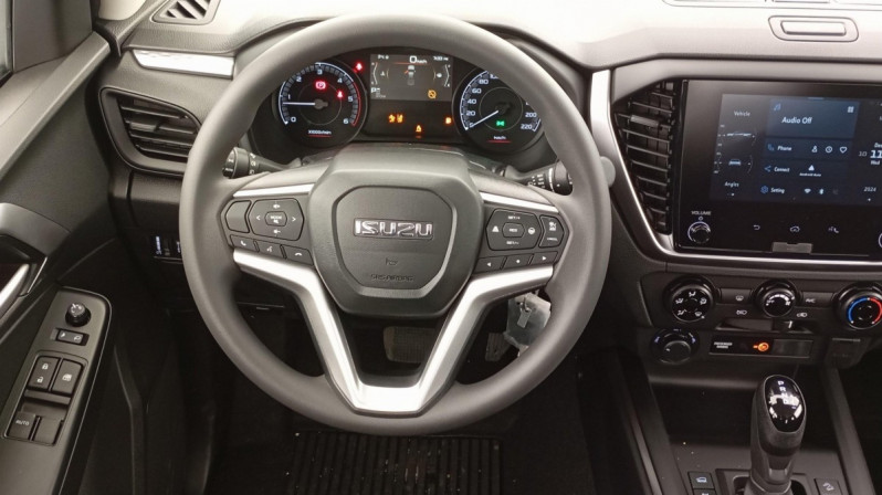 Photo 9 de l'offre de ISUZU D-MAX 1.9 4X4 SPACE CAB N60 B.B+  AT à 40609€ chez Carlyss automobiles Vitré