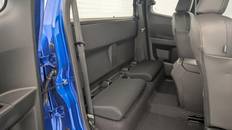 Photo 10 de l'offre de ISUZU D-MAX 1.9 4X4 SPACE CAB N60 NSPORT  AT à 45846€ chez Carlyss automobiles Vitré