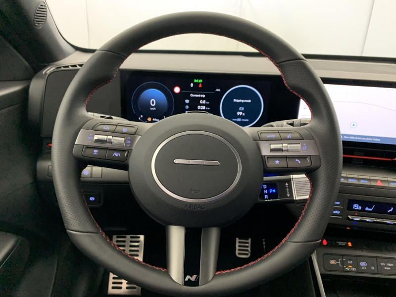 Photo 15 de l'offre de HYUNDAI KONA HYBRID 129 CREATIVE N Line à 28518€ chez Carlyss automobiles Vitré