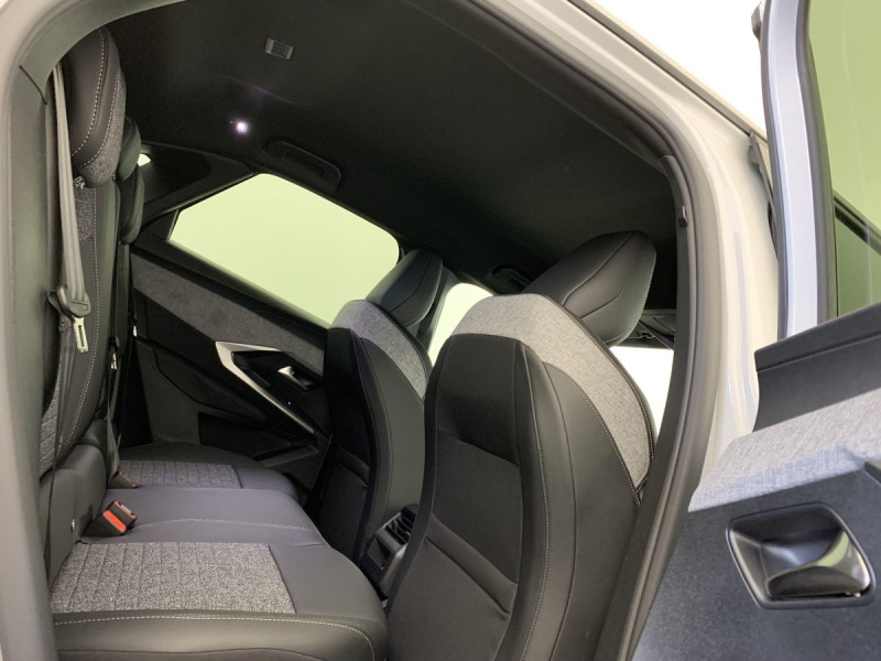 Photo 10 de l'offre de PEUGEOT 3008 Hybrid 145 e-DCS6 Allure à 28998€ chez Carlyss automobiles Vitré