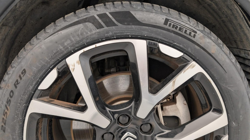 Photo 33 de l'offre de CITROEN C5 Aircross HYBRIDE RECHARGEABLE 225 E-EAT8 SHINE PACK à 25020€ chez Carlyss automobiles Vitré