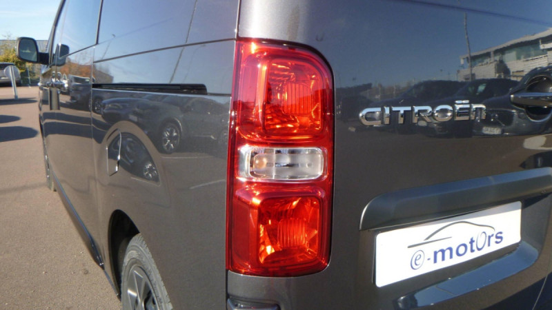 Photo 10 de l'offre de CITROEN Jumpy Cabine Approfondie JUMPY CAB APPROFONDIE M BLUEHDI 180 S&S EAT8 à 40857€ chez Carlyss automobiles Vitré