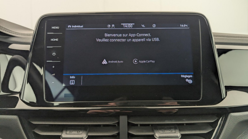 Photo 18 de l'offre de Volkswagen T-roc Cabriolet 1.5 TSI EVO 150 START/STOP DSG7 R-LINE à 29233€ chez Carlyss automobiles Vitré