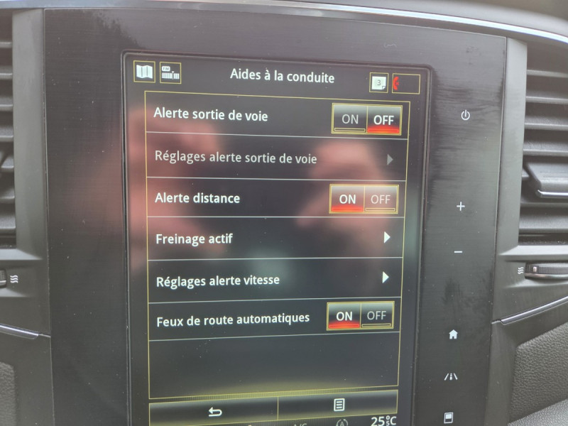 Photo 17 de l'offre de Renault Mégane Berline (4) Intens TCe 140 FAP à 15990€ chez Carlyss automobiles Vitré