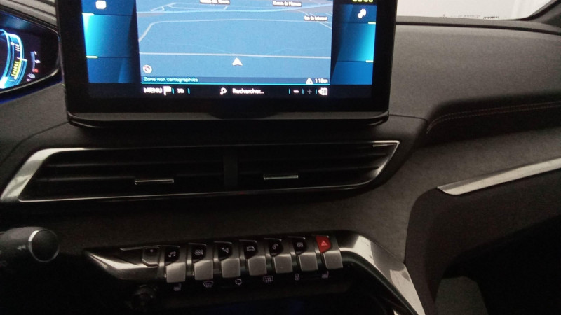 Photo 4 de l'offre de PEUGEOT 3008 Hybrid 225 e-EAT8 GT à 26698€ chez Carlyss automobiles Vitré