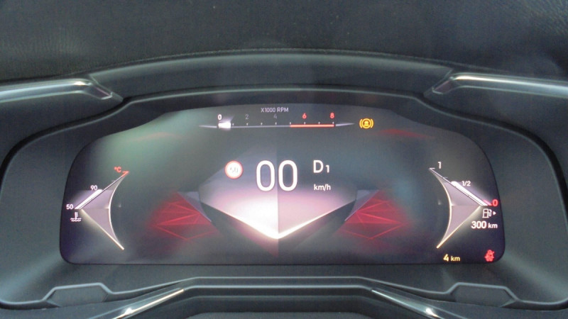 Photo 2 de l'offre de DS DS7 BlueHDi 130 EAT8 Performance Line à 34398€ chez Carlyss automobiles Vitré