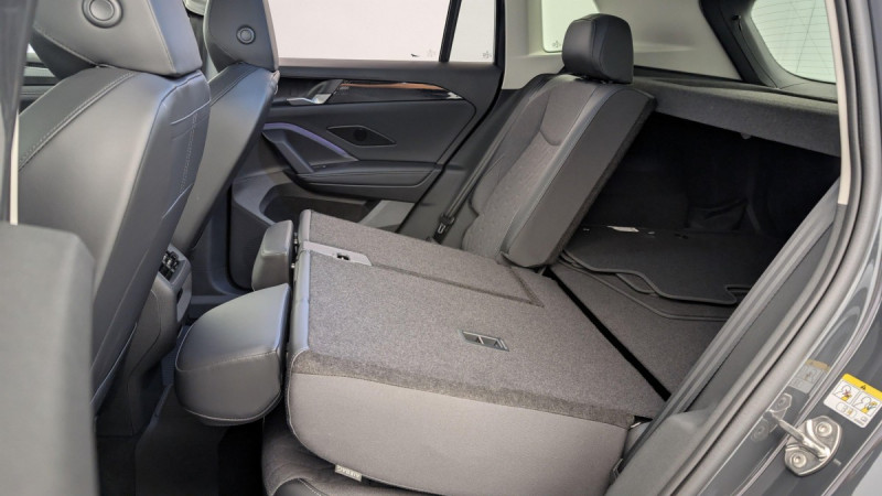 Photo 12 de l'offre de VOLKSWAGEN TIGUAN NOUVEAU 1.5 eTSI 150CV DSG7 LIFE PLUS à 37598€ chez Carlyss automobiles Vitré