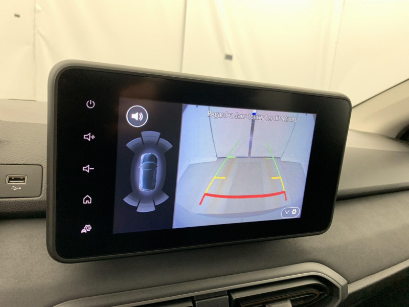 Photo 18 de l'offre de Dacia Jogger Hybrid 140 7 places GSR2 Extreme + à 25998€ chez Carlyss automobiles Vitré