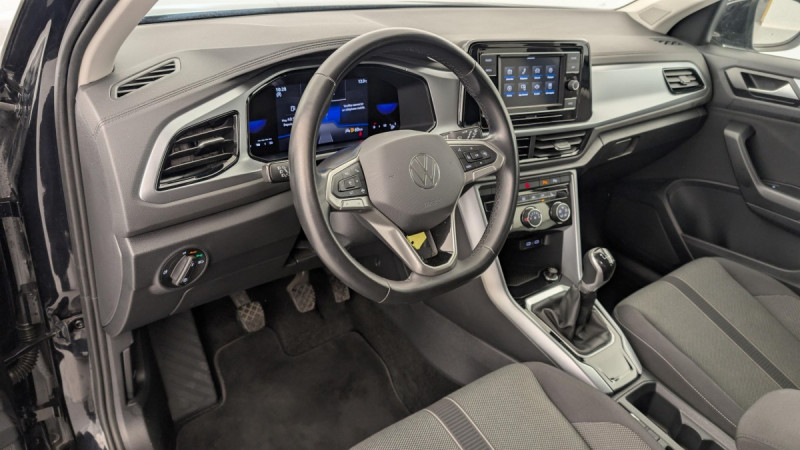 Photo 15 de l'offre de VOLKSWAGEN T-roc 1.0 TSI 110 Start/Stop BVM6 Life à 21460€ chez Carlyss automobiles Vitré