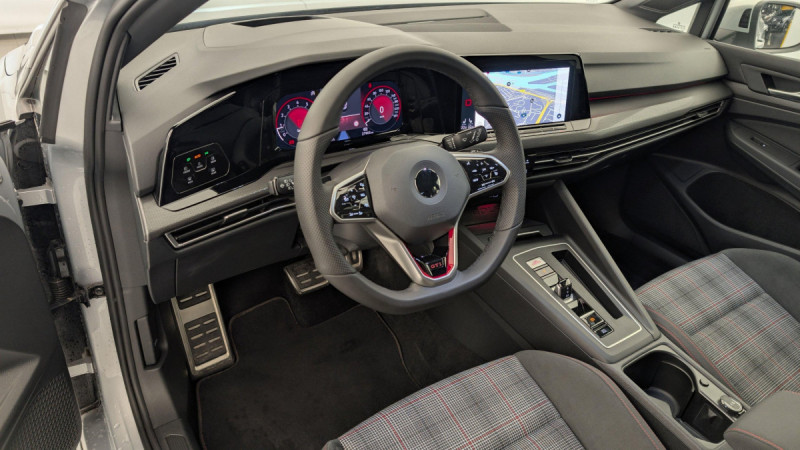 Photo 15 de l'offre de VOLKSWAGEN GOLF 8 2.0 TSI 245 DSG7 GTI à 31140€ chez Carlyss automobiles Vitré