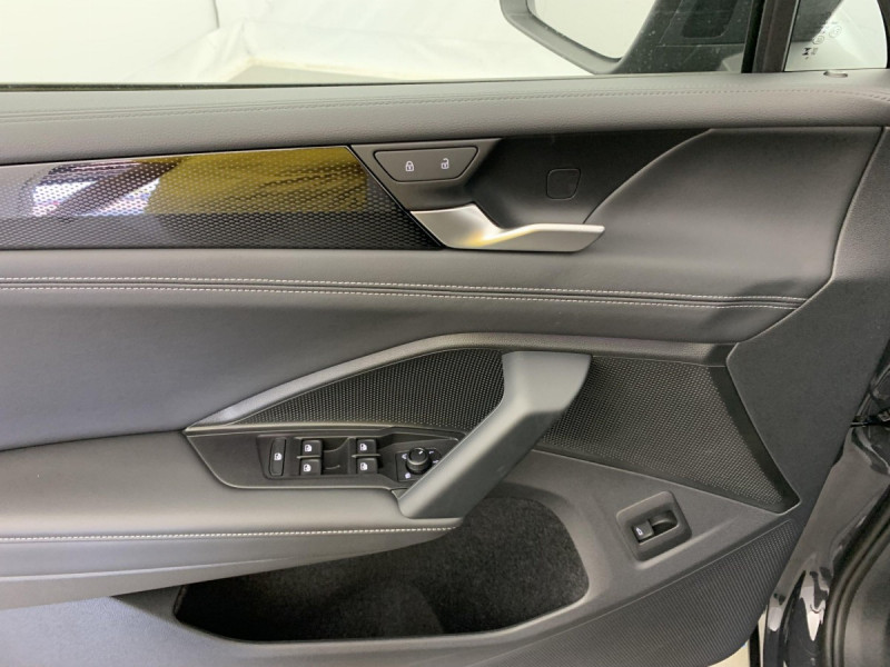 Photo 20 de l'offre de VOLKSWAGEN TIGUAN NOUVEAU 1.5 eTSI 150CV DSG7 LIFE PLUS à 38998€ chez Carlyss automobiles Vitré