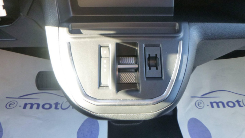 Photo 19 de l'offre de CITROEN Jumpy Cabine Approfondie JUMPY CAB APPROFONDIE M BLUEHDI 180 S&S EAT8 à 40857€ chez Carlyss automobiles Vitré