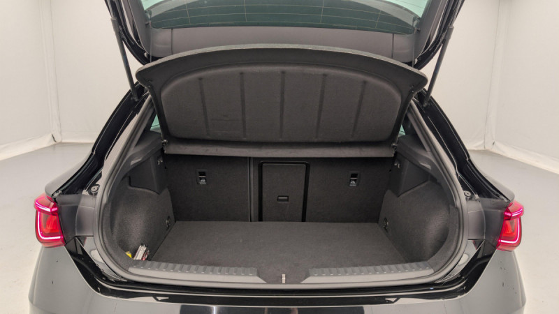 Photo 11 de l'offre de SEAT Leon E-HYBRID 204 CH DSG6 FR à 22143€ chez Carlyss automobiles Vitré