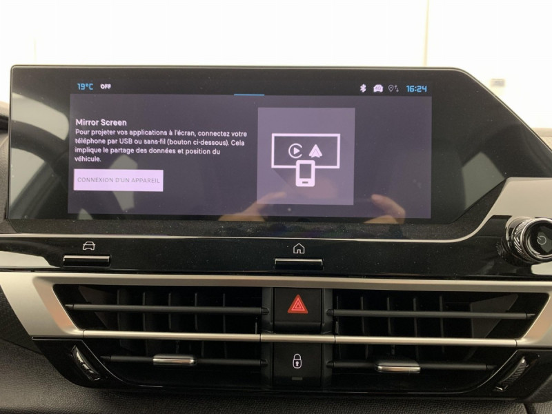 Photo 18 de l'offre de CITROEN C4 Hybride 145 e-DCS6 Max à 24498€ chez Carlyss automobiles Vitré