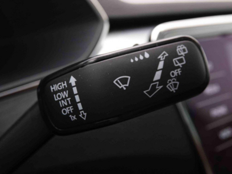 Photo 21 de l'offre de SKODA Superb 1.4 TSi 218 PHEV Combi Edition à 32177€ chez Carlyss automobiles Vitré